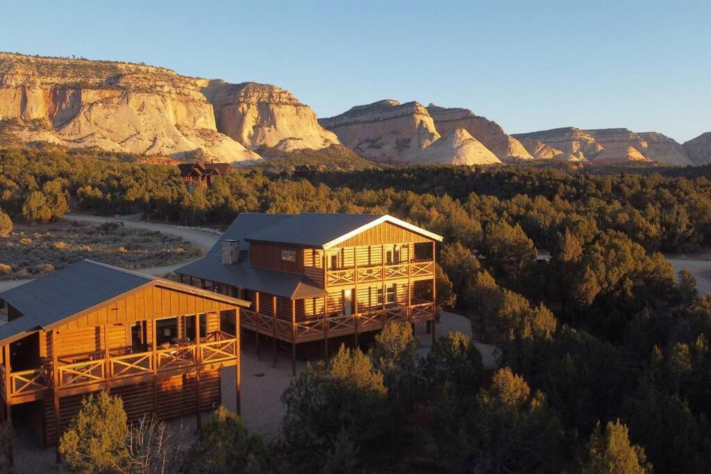 Villa Painted Cliffs-Hot Tub, Amazing Views Between Zion And Bryce Orderville Exterior foto